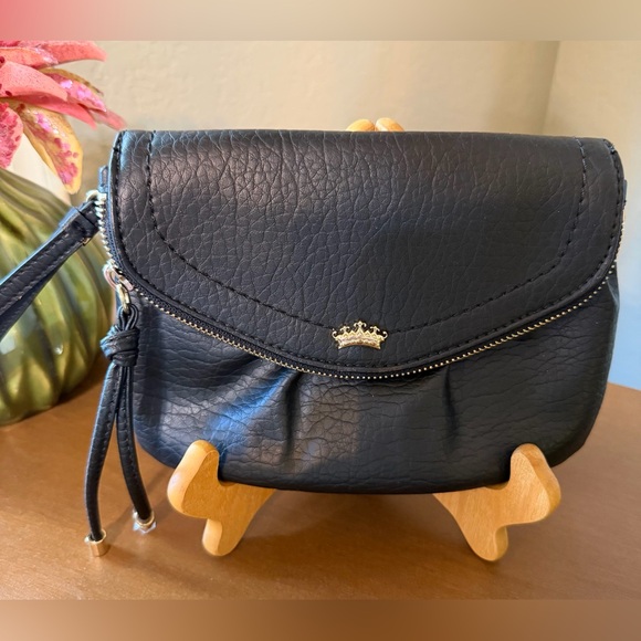 Juicy Couture Handbags - Juicy Couture  Black Wristlet